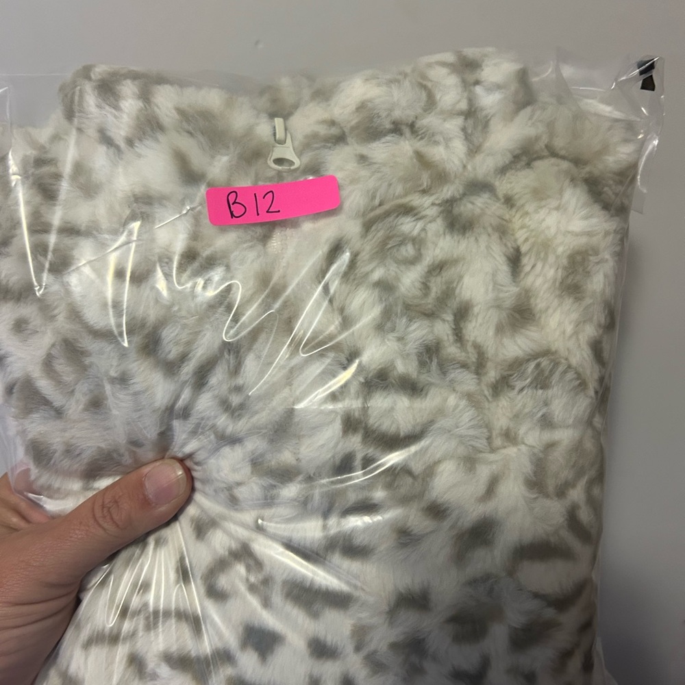 Hayden Girls Mock Neck Half Zip Leopard Print Top Size XL - Picture 8 of 8